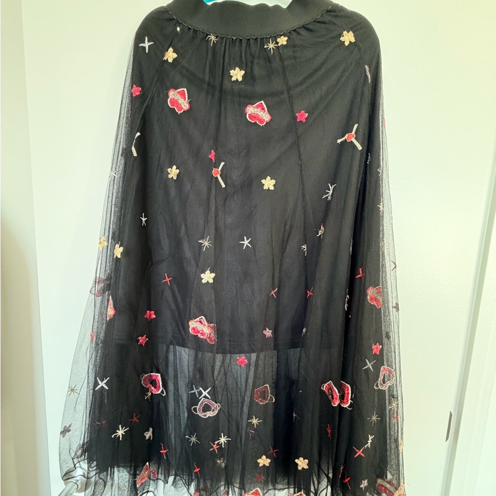 Chic Black Tulle Skirt with Floral Embroidery